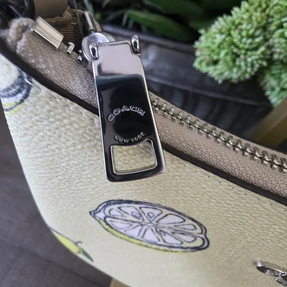 Coach Teri Shoulder Bag/Crossbody Lemon Print Coated Canvas With Matching Wallet - Picture 5 of 15